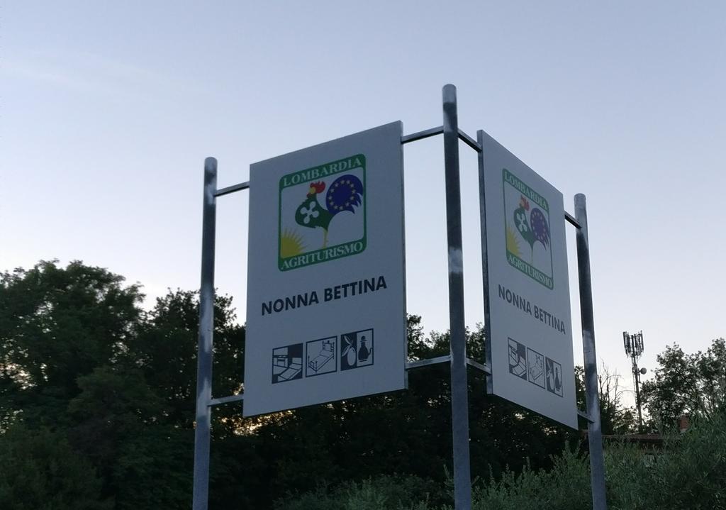 Agriturismo Nonna Bettina モニーガ・デル・ガルダ エクステリア 写真